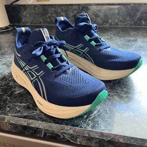 ASICS  Gel Nimbus 26 running shoes